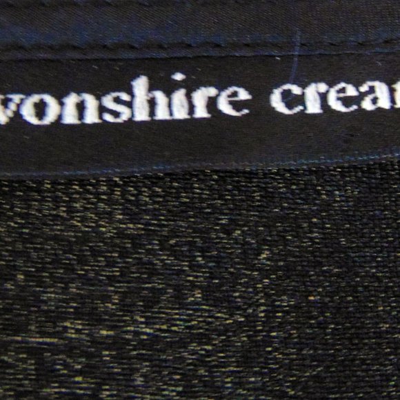 DEVONSHIRE CREAM | Vintage | Black Textured Pullover Sweater - Picture 5 of 5